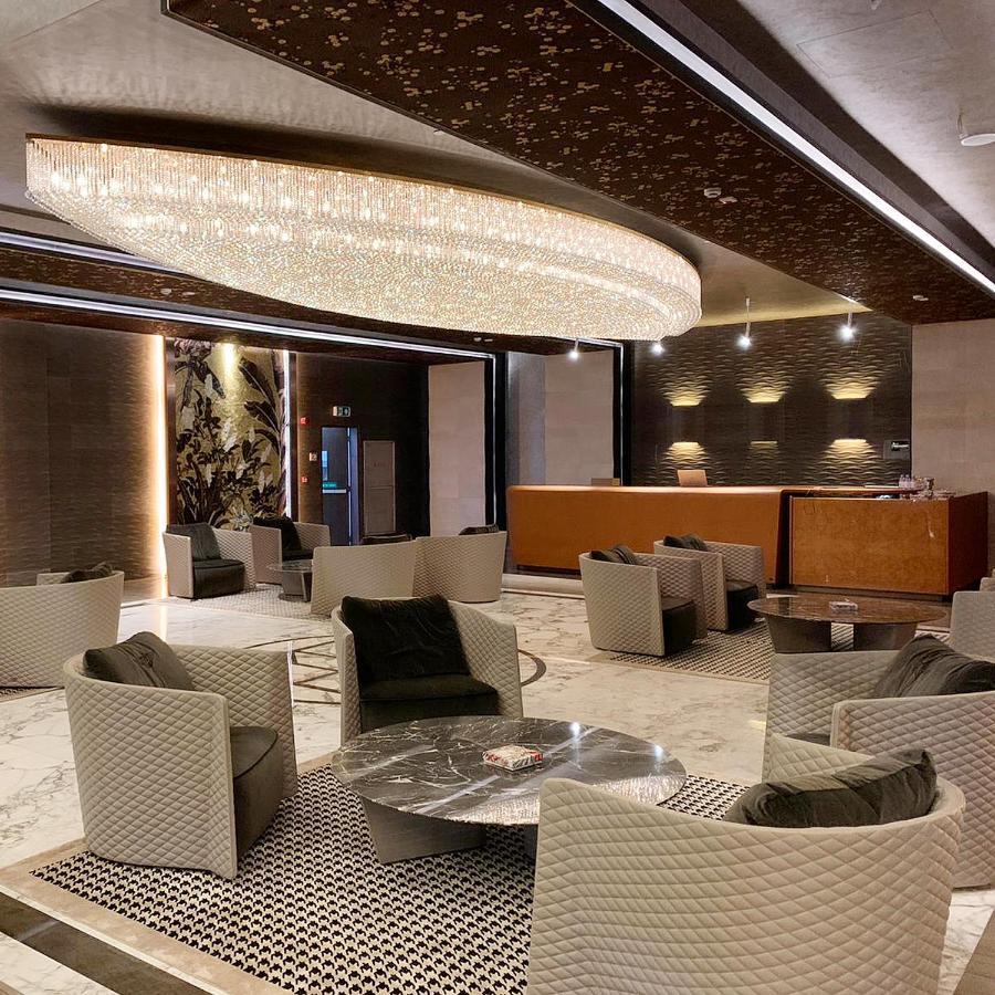 דוחה The Bentley Luxury Hotel & Suites מראה חיצוני תמונה The lounge at the airport