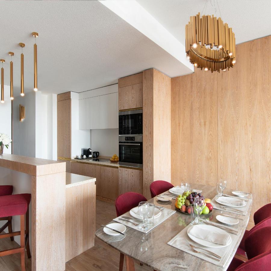 דוחה The Bentley Luxury Hotel & Suites מראה חיצוני תמונה The kitchen