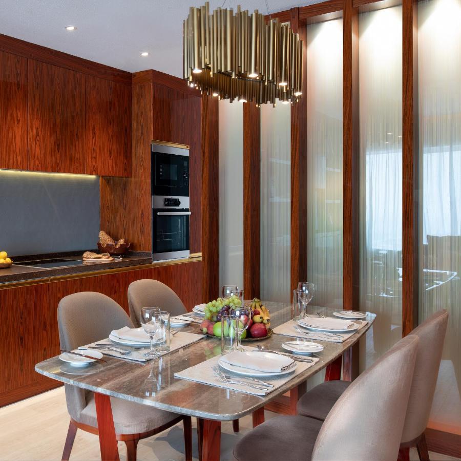 דוחה The Bentley Luxury Hotel & Suites מראה חיצוני תמונה A dining room