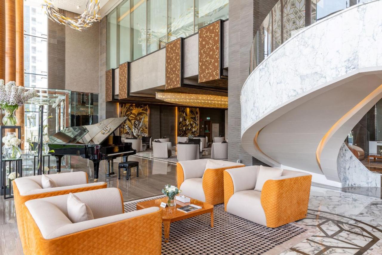 דוחה The Bentley Luxury Hotel & Suites מראה חיצוני תמונה The lobby of the hotel