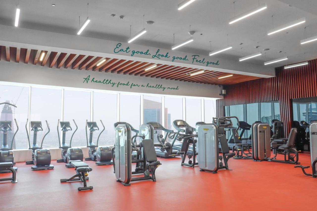 דוחה The Bentley Luxury Hotel & Suites מראה חיצוני תמונה The gym at the 10th floor