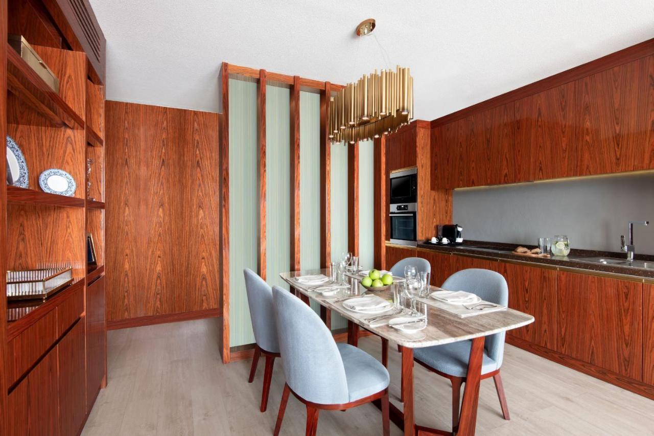 דוחה The Bentley Luxury Hotel & Suites מראה חיצוני תמונה
