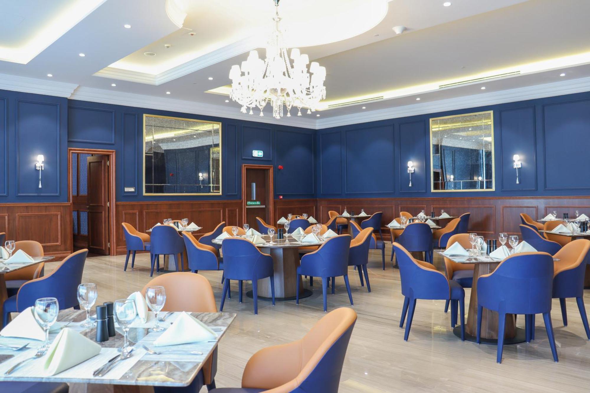 דוחה The Bentley Luxury Hotel & Suites מראה חיצוני תמונה The restaurant