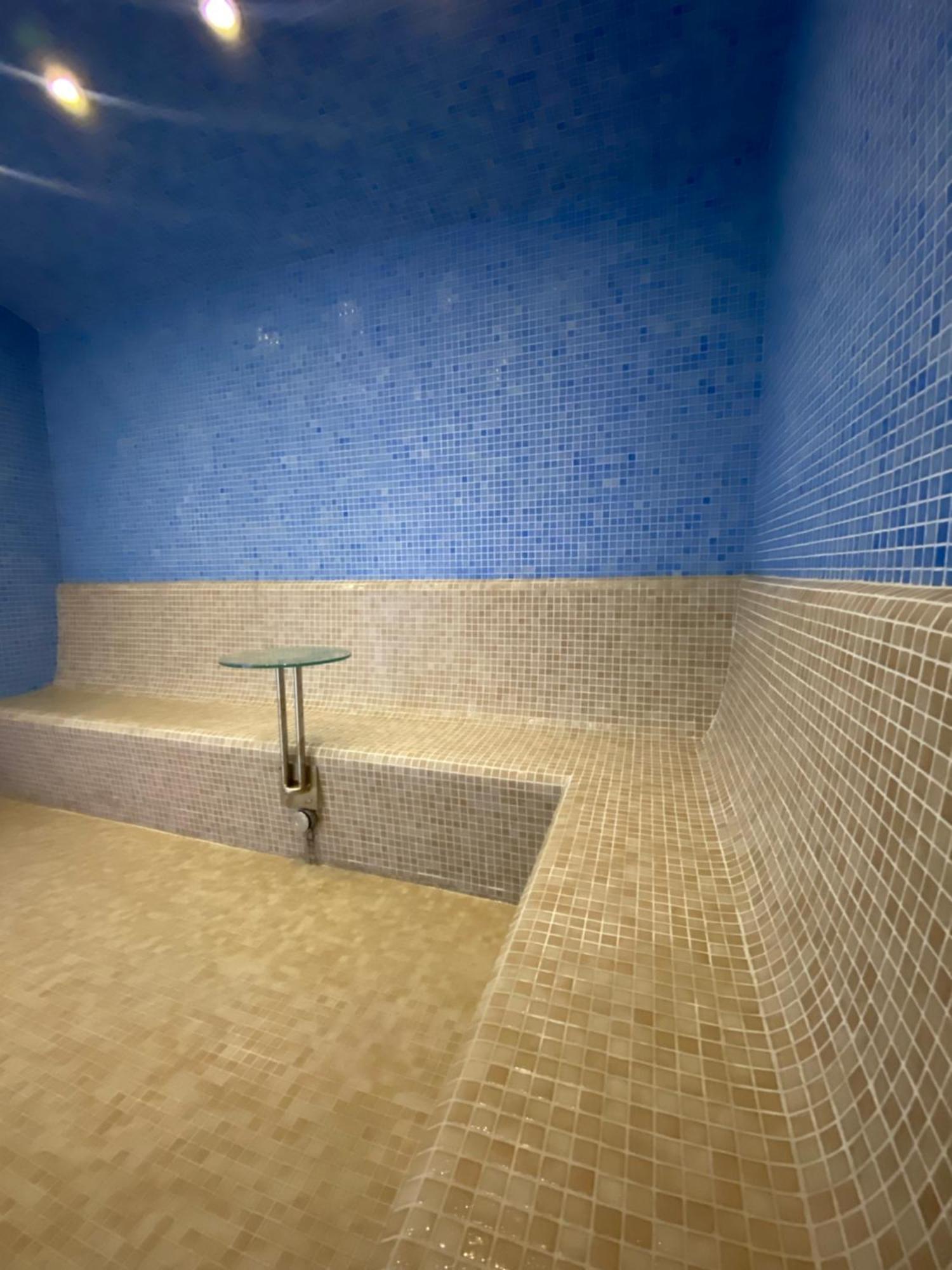 דוחה The Bentley Luxury Hotel & Suites מראה חיצוני תמונה A Turkish bath