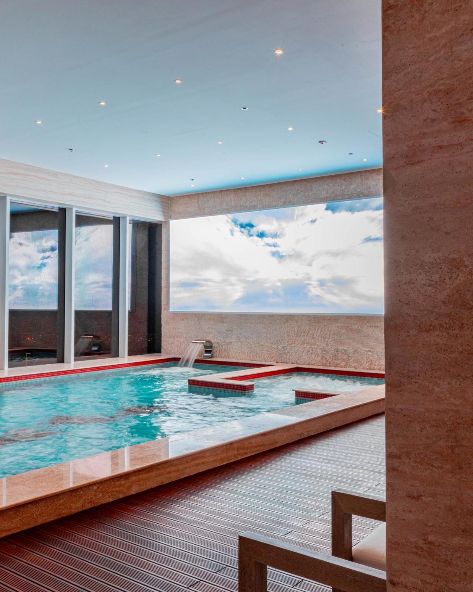 דוחה The Bentley Luxury Hotel & Suites מראה חיצוני תמונה The spa at The Ritz-Carlton, Tysons